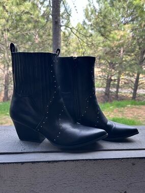 DV by Dolce Vita Black Stud-Trim Western Booties